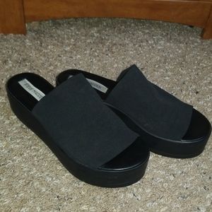90's Steve Madden platform slide sandals